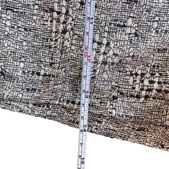 Forever 21 • Metallic High-Waisted Hot Shorts • Gold • Size M - Picture 4 of 9